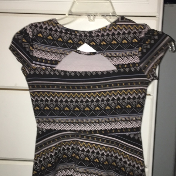 Cute Patterned Dress! - Picture 2 of 3